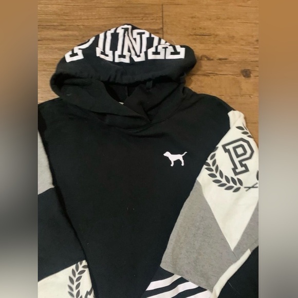 VS PINK CAMPUS CROSSOVER TUNIC
HOODIE BLACK SMALL - Picture 4 of 7